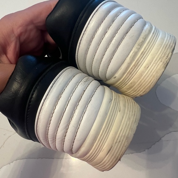 Chanel black leather sneakers shoes CC logo 39.5 - Picture 8 of 16